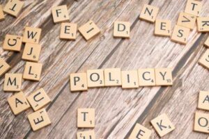 universal life vs whole life insurance
