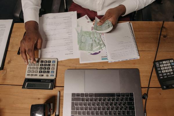 how are workers compensation premiums calculated